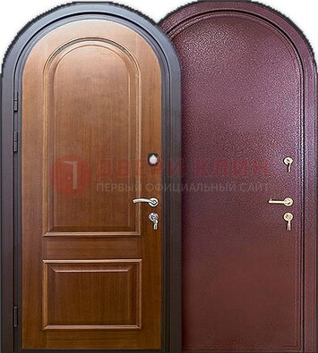 Железная арочная дверь с МДФ внутри ДА-14 в Рязани