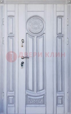 Белая двухстворчатая дверь с массивом дуба ДМД-72 в Железнодорожном