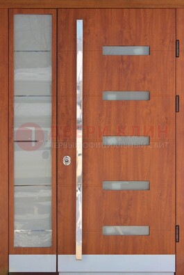 Коричневая металлическая дверь со стеклом ДС-72 в Железнодорожном