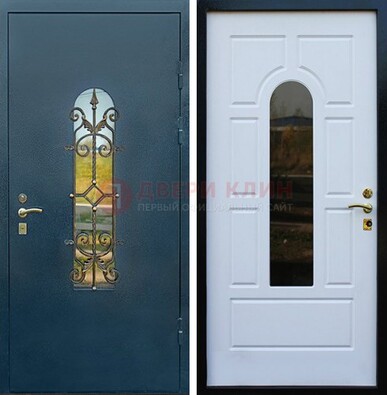 Входная дверь Дверь со стеклом и ковкой ДСК-71 для кирпичного дома в Железнодорожном
