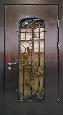 Металлическая дверь со стеклом и ковкой ДСК-95 для магазина в Железнодорожном